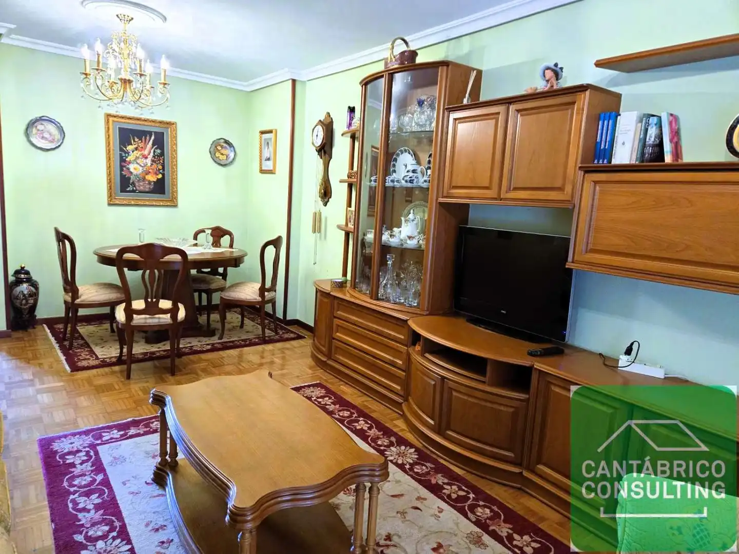 Sala de estar de Piso en venta en Navia con Calefacción, Parquet y Terraza