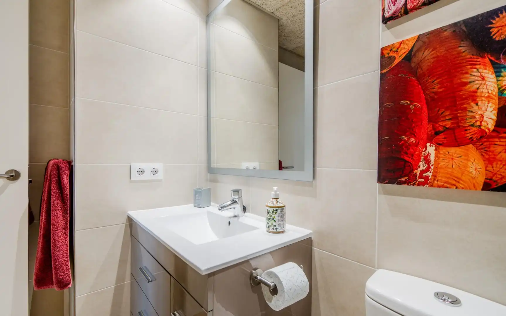 Baño de Apartamento de alquiler en Girona con Balcón