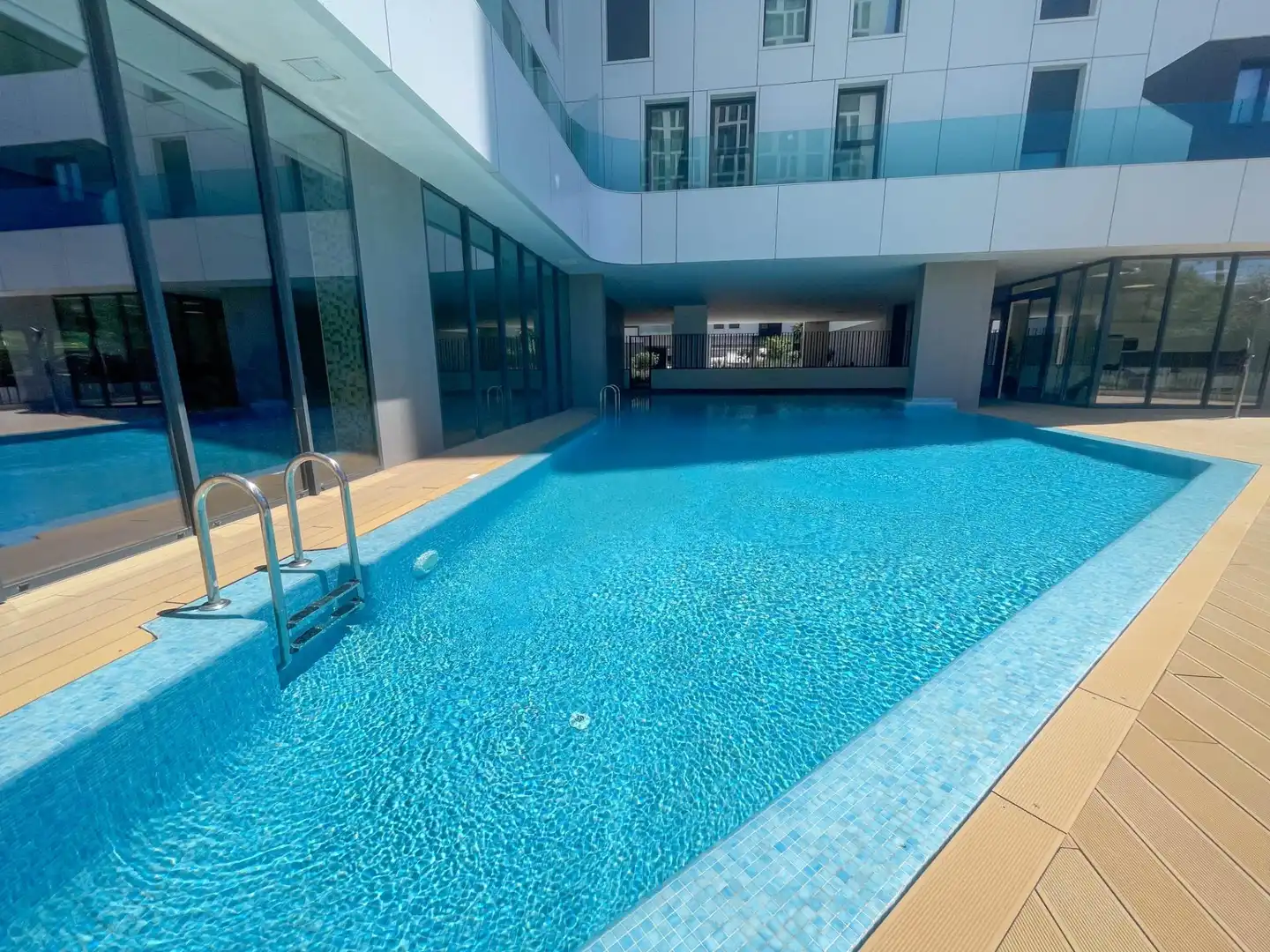 Piscina de Pis en venda en Valencia amb Aire condicionat, Calefacció i Jardí privat