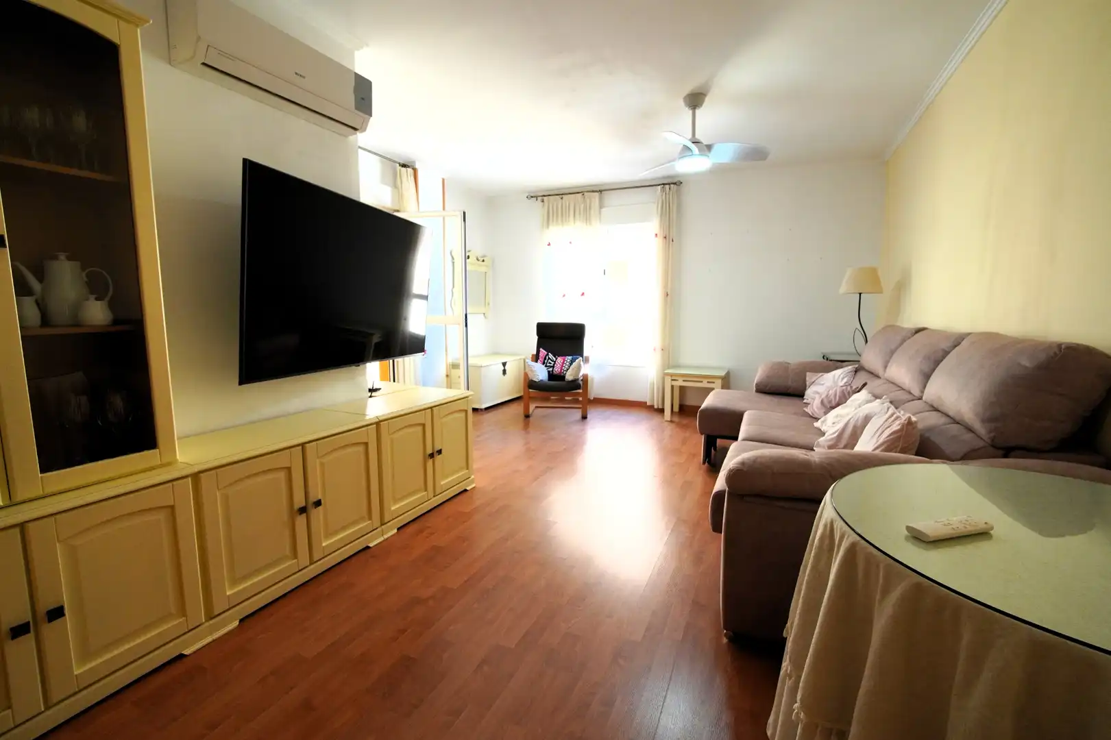 Wohnzimmer von Wohnung zum Verkauf in Roquetas de Mar mit Klimaanlage, Terrasse und Möbliert