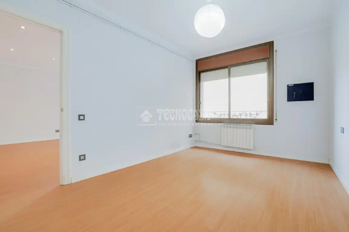 Habitación de Piso en venta en Barcelona con Aire acondicionado, Calefacción y Trastero