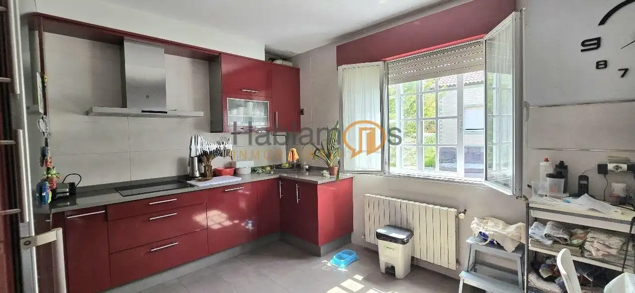 Cocina de Piso en venta en Vilagarcía de Arousa con Calefacción, Terraza y Trastero