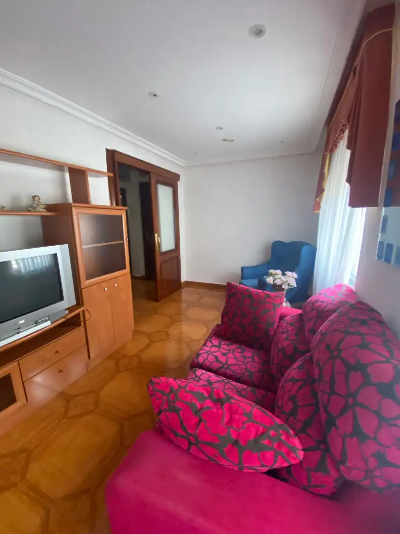 Sala de estar de Piso en venta en Langreo con Calefacción, Trastero y Amueblado