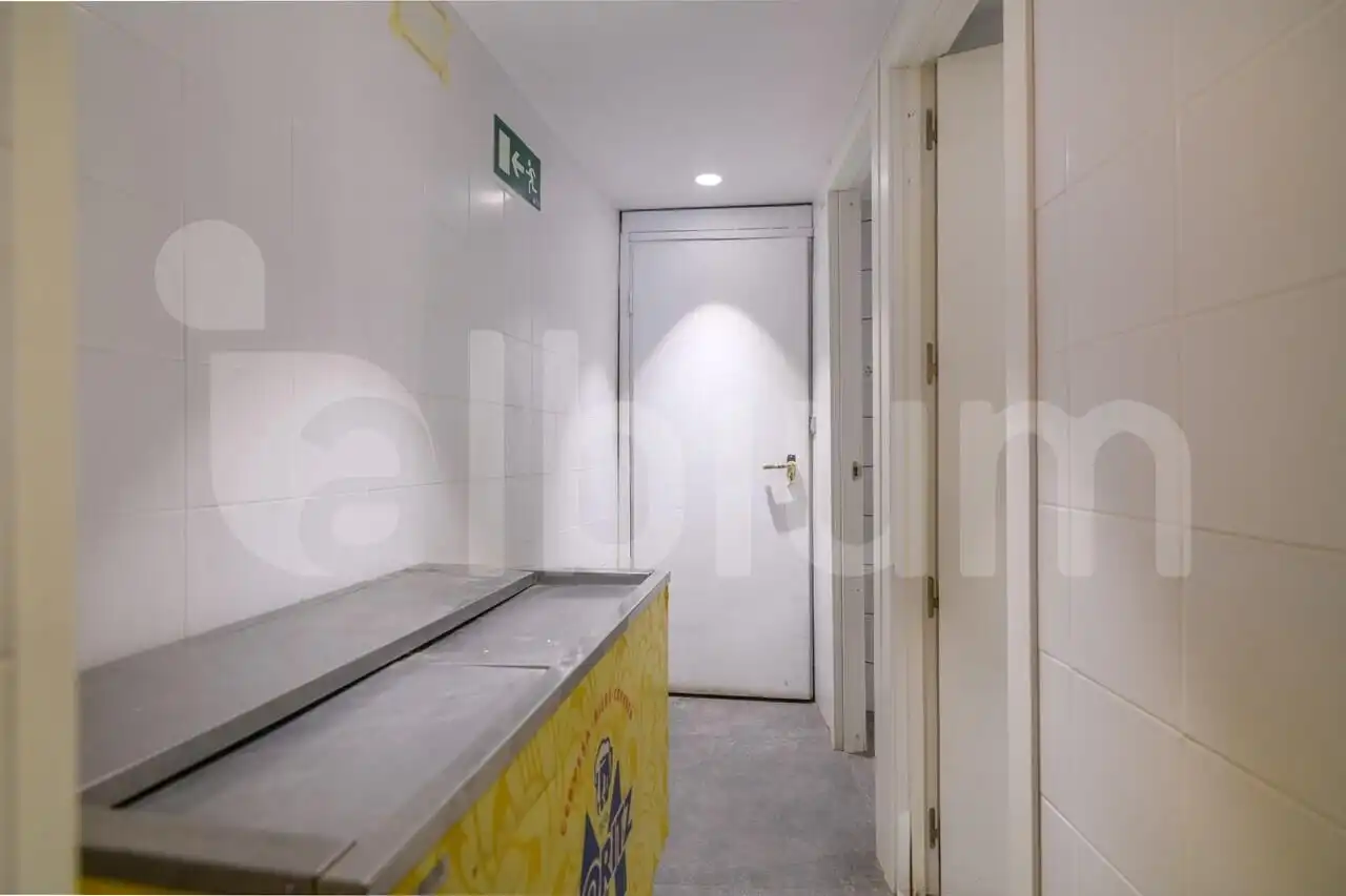 Local comercial en venda a Carrer JOSEP ANSELM CLAVE, imagen 18