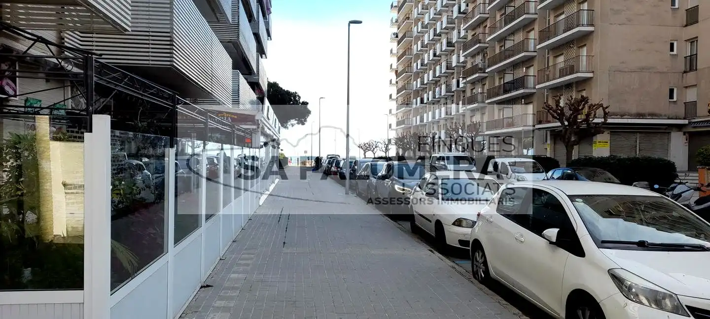 Aparcament de Local de lloguer en Blanes amb Aire condicionat
