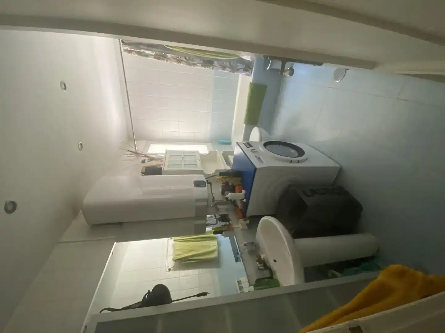 Bany de Casa o xalet per a compartir en Ambite amb Jardí privat, Parquet i Moblat