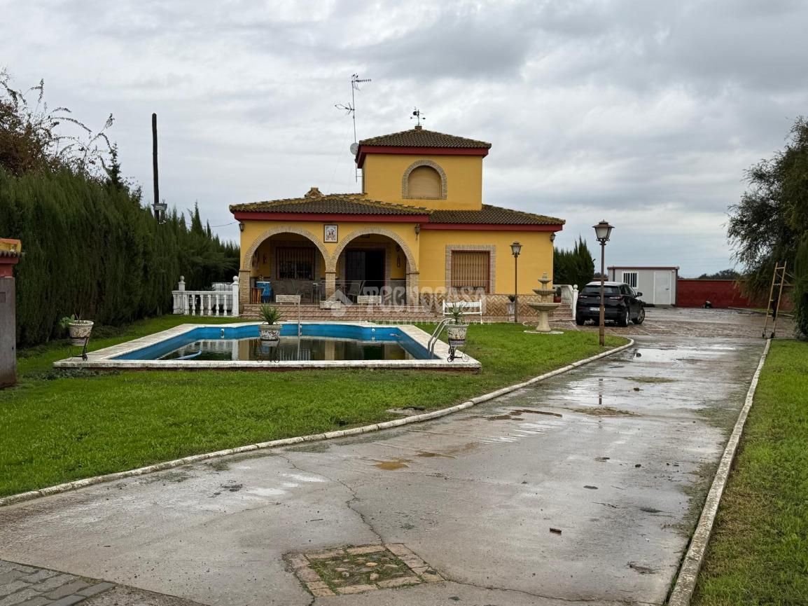 Vista exterior de Casa o xalet en venda en Huévar del Aljarafe