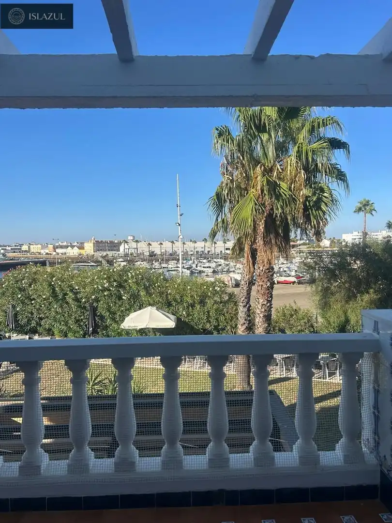Casa adosada en venda en Isla Cristina amb Terrassa, Traster i Moblat