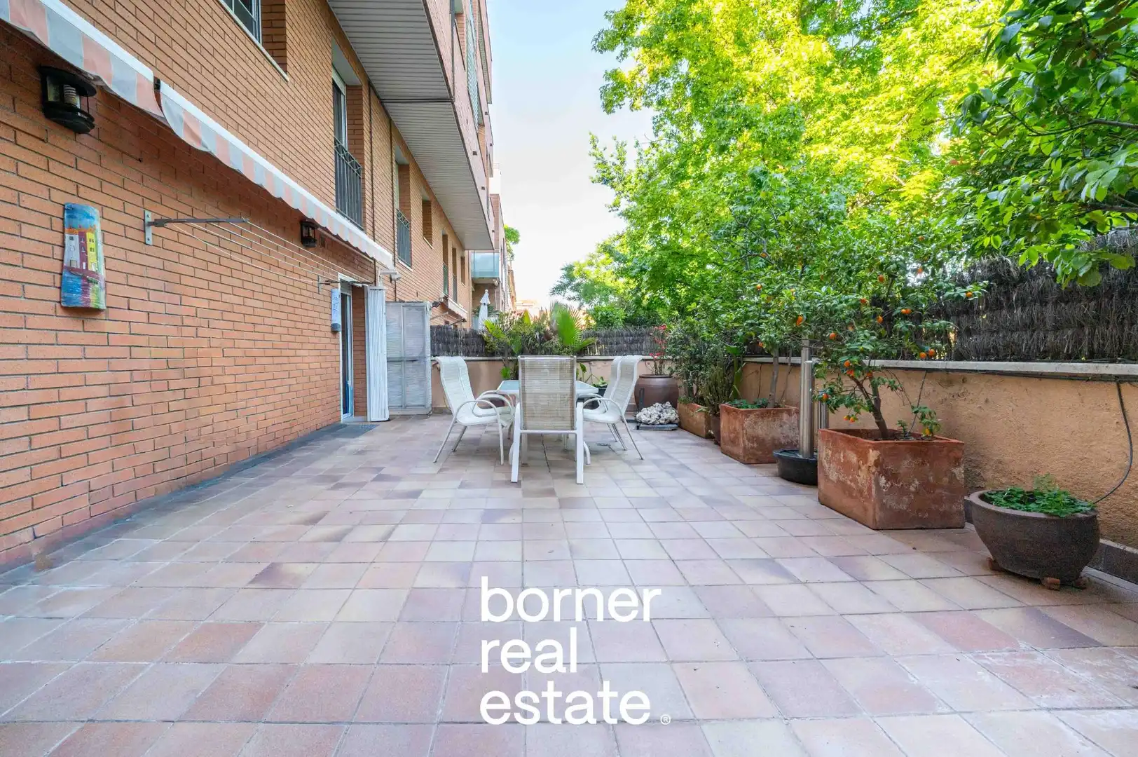 Vista exterior de Planta baixa en venda en Rubí amb Aire condicionat, Calefacció i Parquet