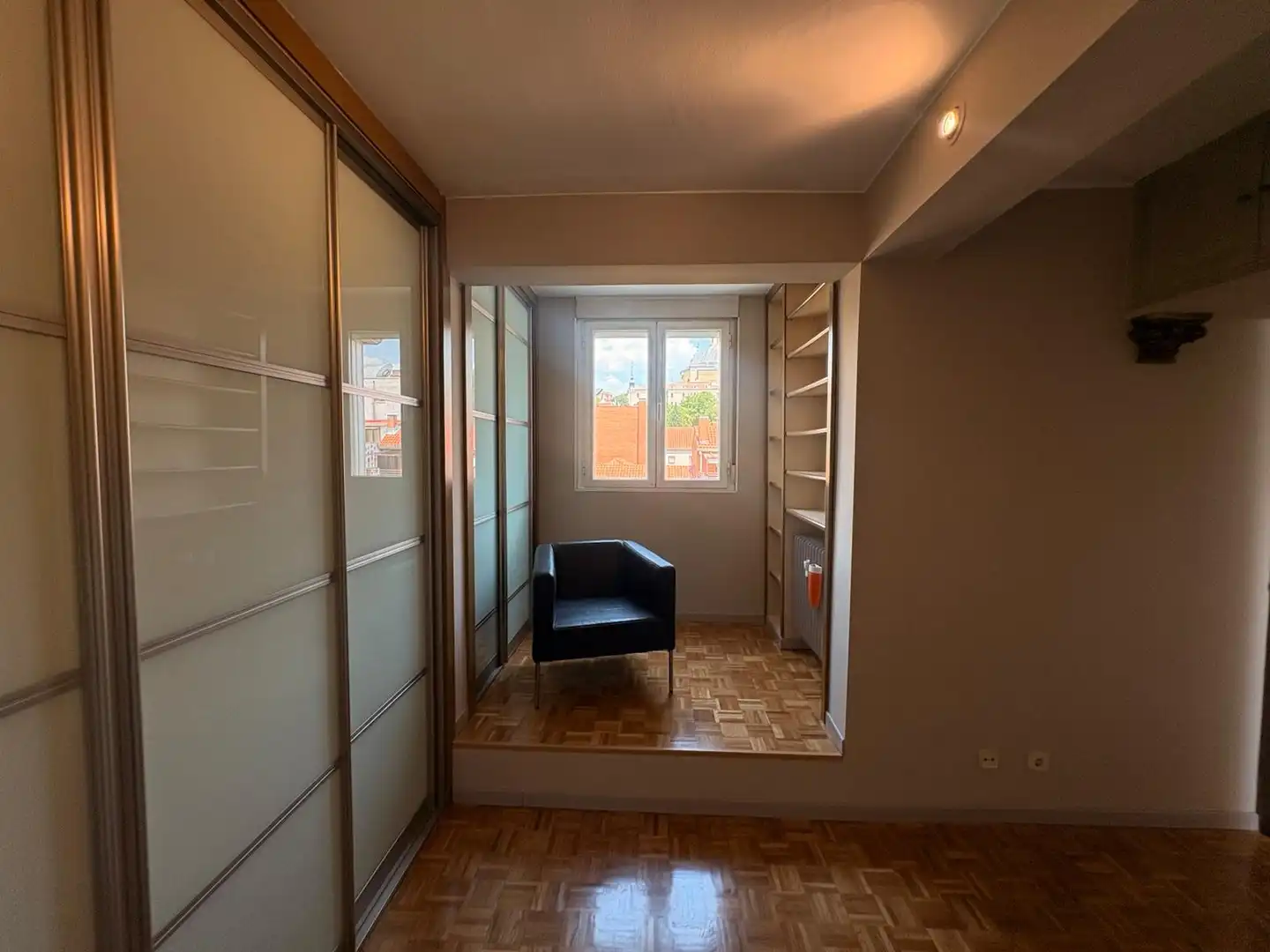 Schlafzimmer von Wohnung zur Miete in Madrid mit Heizung und Terrasse