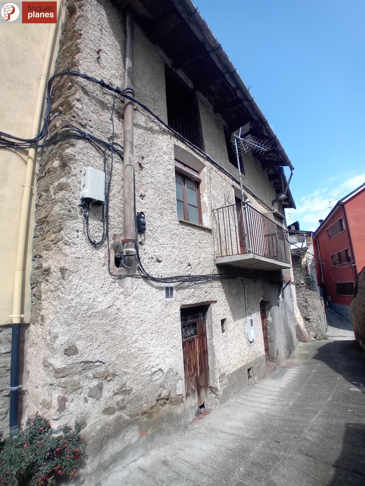 Vista exterior de Casa o xalet en venda en La Seu d'Urgell amb Balcó