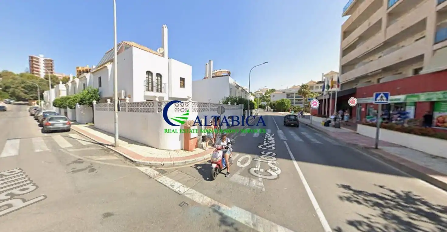 Vista exterior de Pis en venda en Benalmádena