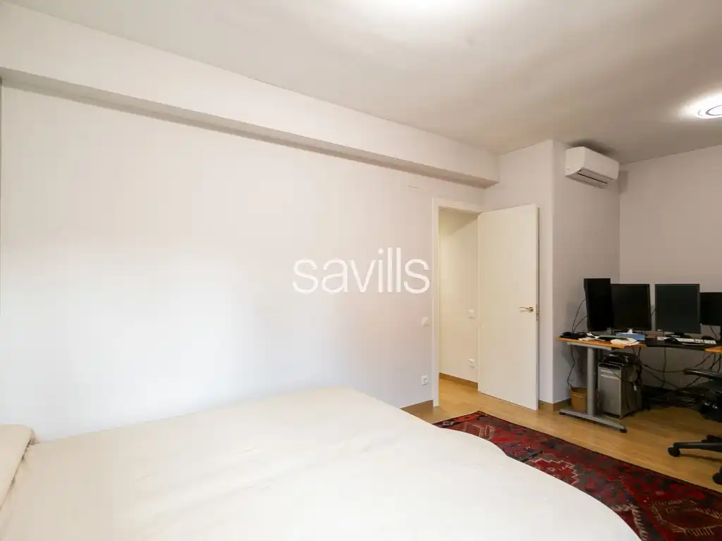 Bedroom of Apartments for sale in Barcelona