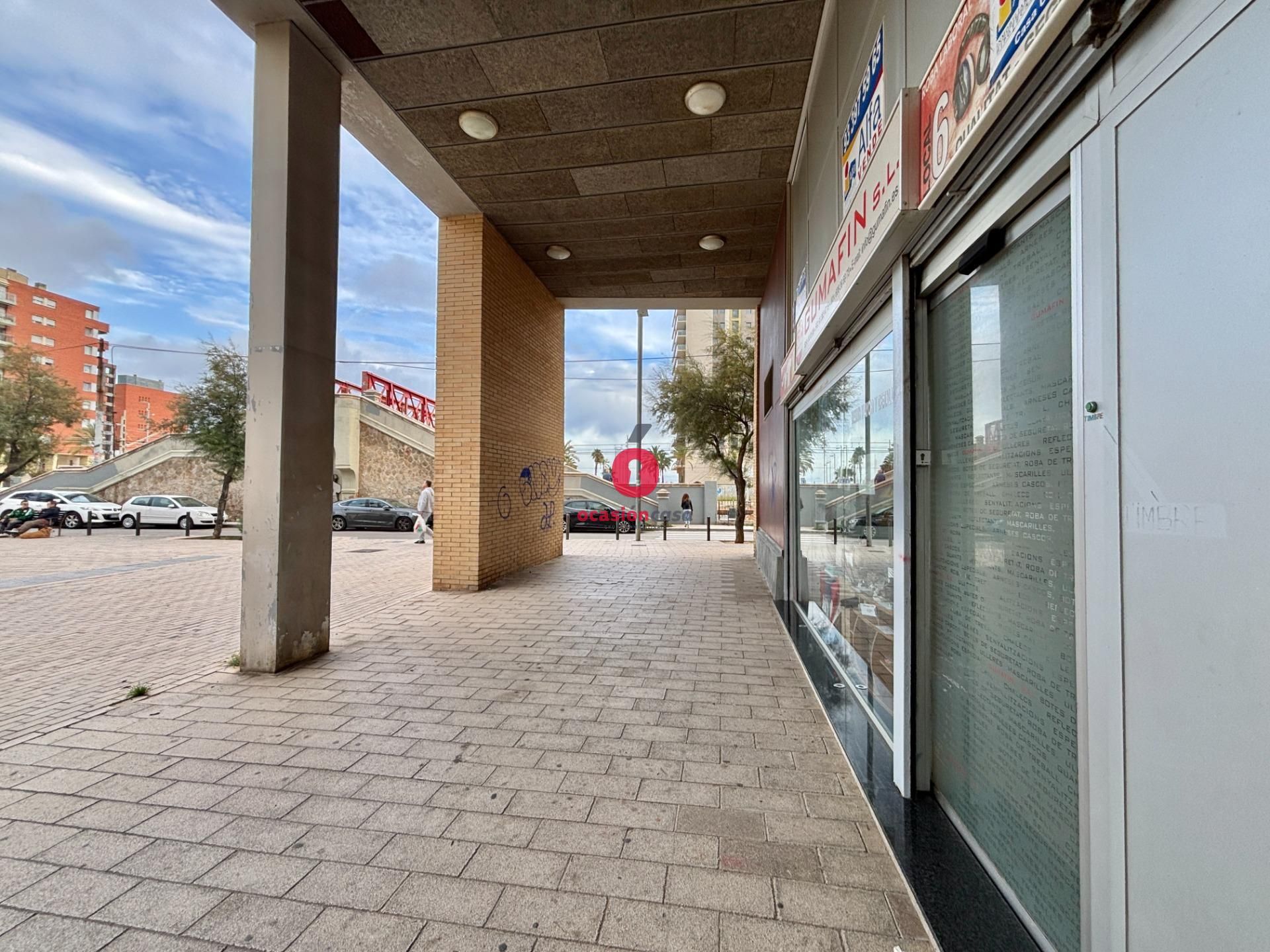 Premises for sale in Badalona  with Air Conditioner, Furnished and Alarm