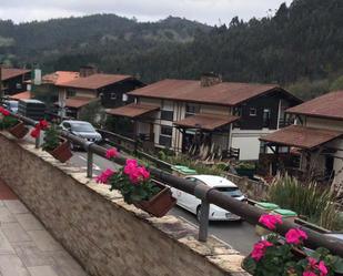 Vista exterior de Casa adosada en venda en Bilbao  amb Aire condicionat, Calefacció i Jardí privat