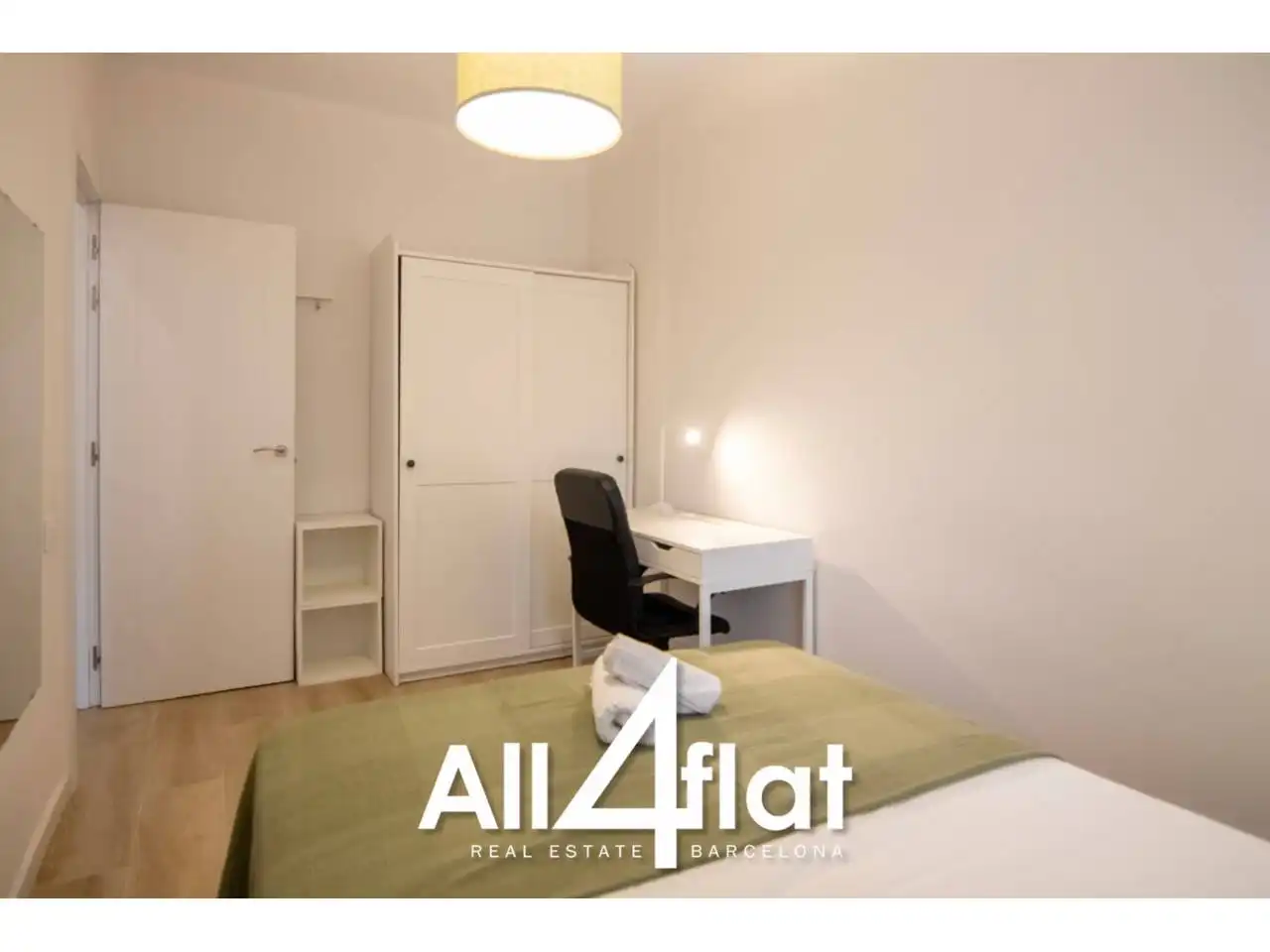 Bedroom of Flat for rent in Barcelona  with Furnished and Alarm