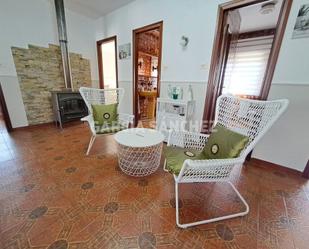 Sala d'estar de Casa o xalet en venda en Rianxo amb Moblat