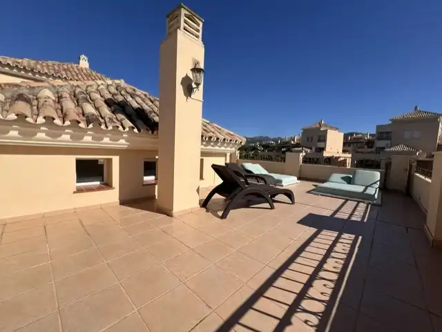 Terrasse von Dachboden zum Verkauf in Marbella mit Klimaanlage, Heizung und Terrasse