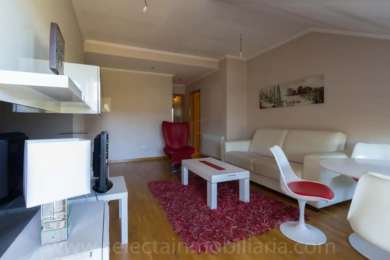 Wohnzimmer von Dachboden zur Miete in Pontevedra Capital  mit Heizung, Terrasse und Schwimmbad