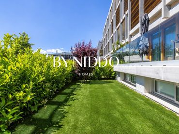 Baixos amb piscina en venda a Carrer JOSEP TARRADELLAS