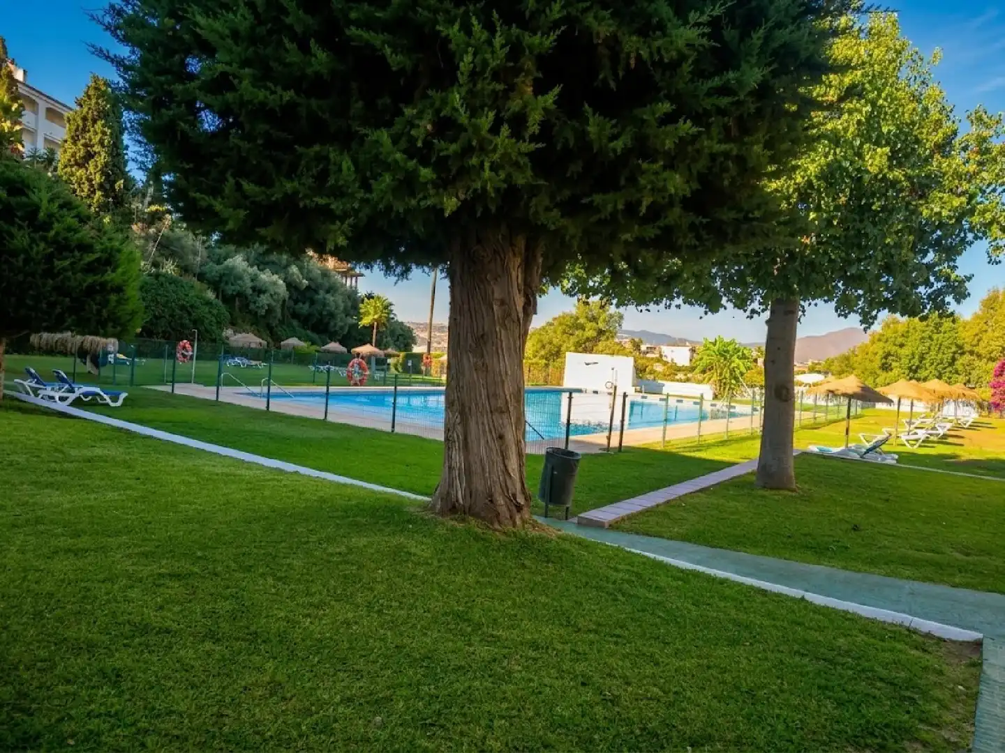 Piscina de Piso en venta en Mijas Golf