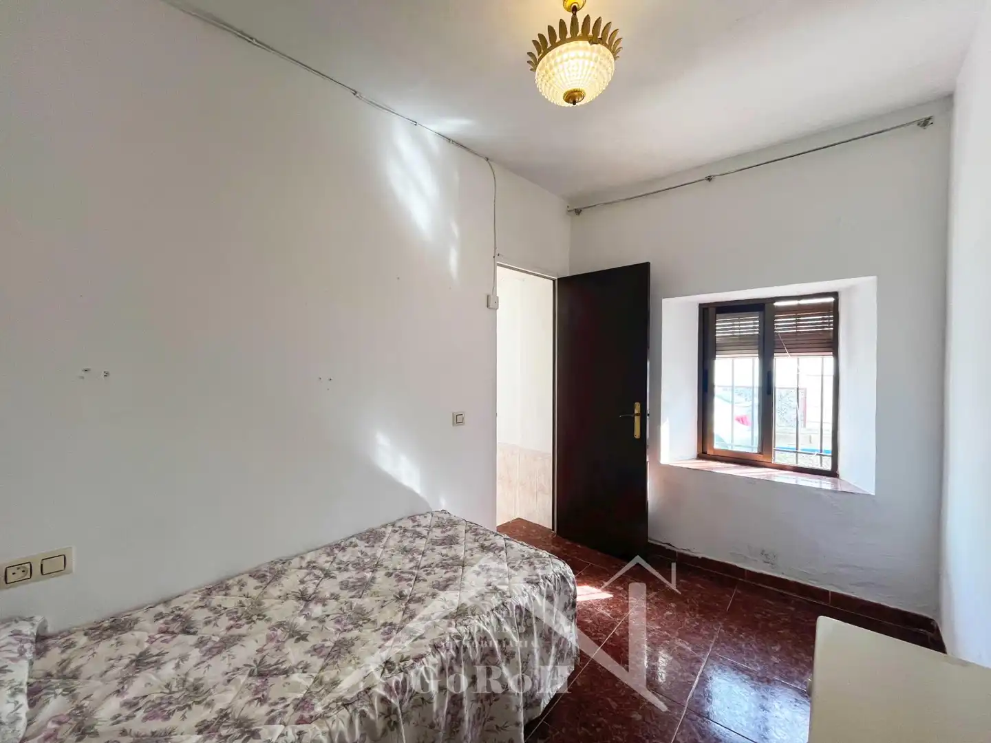 Habitación de Casa adosada en venta en Almadén de la Plata con Aire acondicionado, Terraza y Trastero