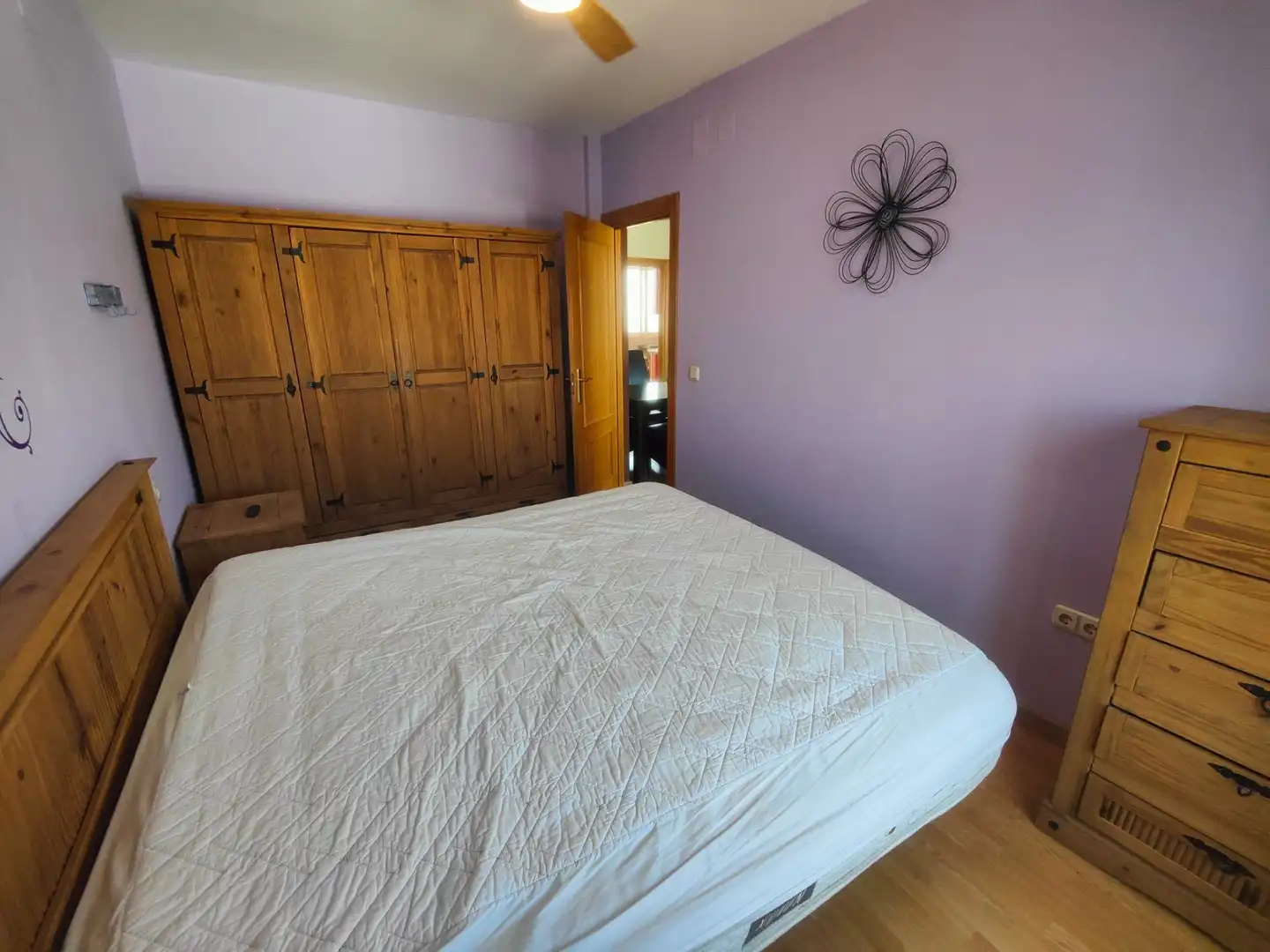 Schlafzimmer von Dachboden zum Verkauf in Las Gabias mit Heizung und Terrasse