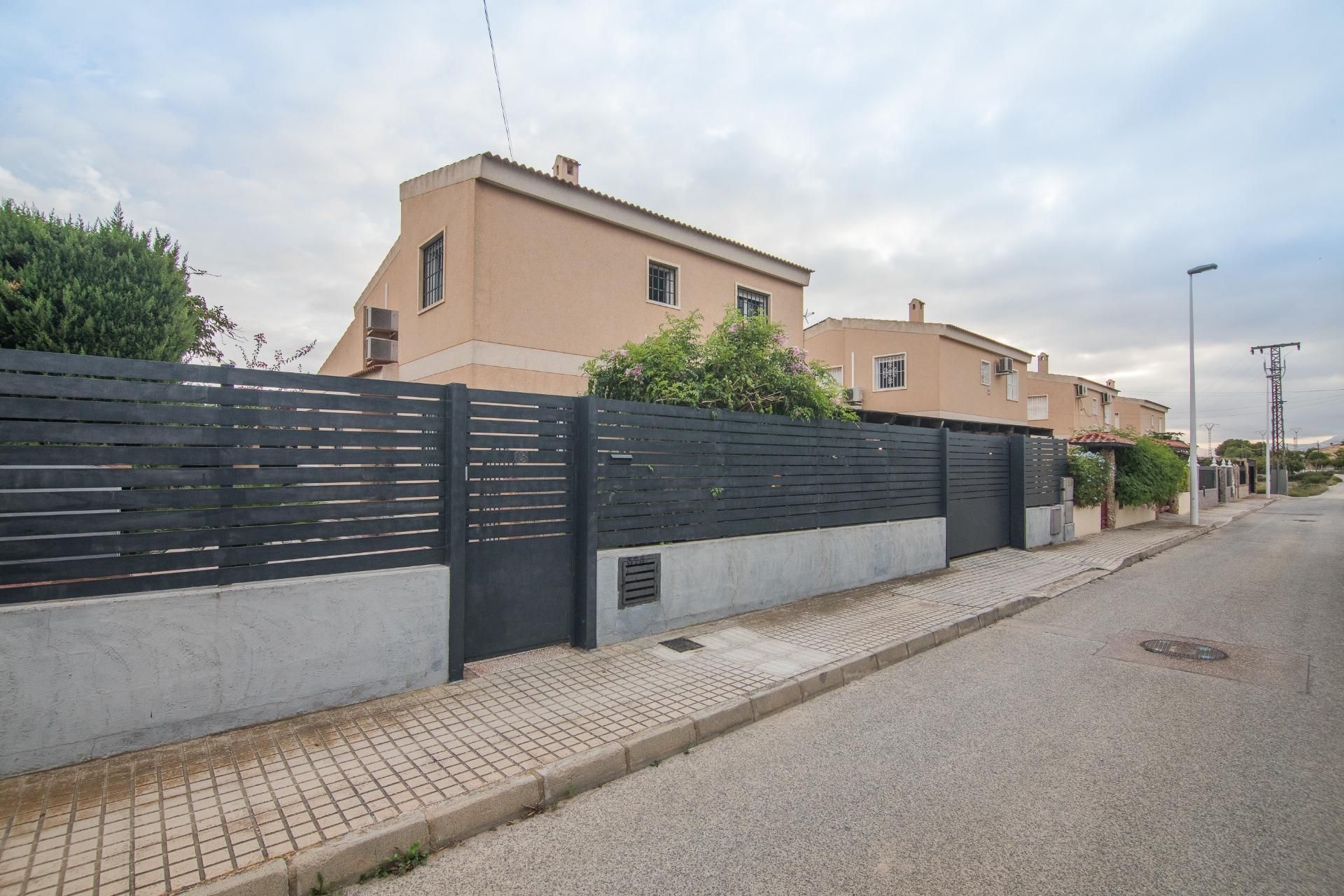 Exterior view of House or chalet for sale in Elche / Elx  with Private garden, Terrace and Swimming Pool