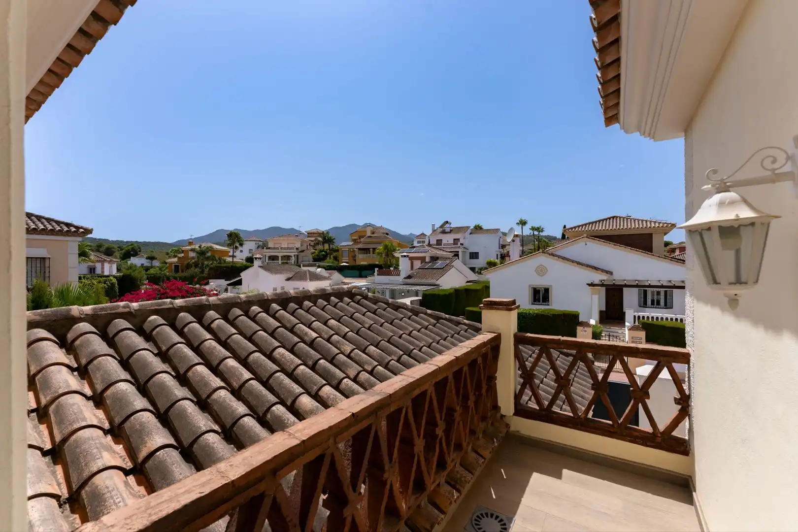 Vista exterior de Casa o xalet en venda en Coín amb Piscina