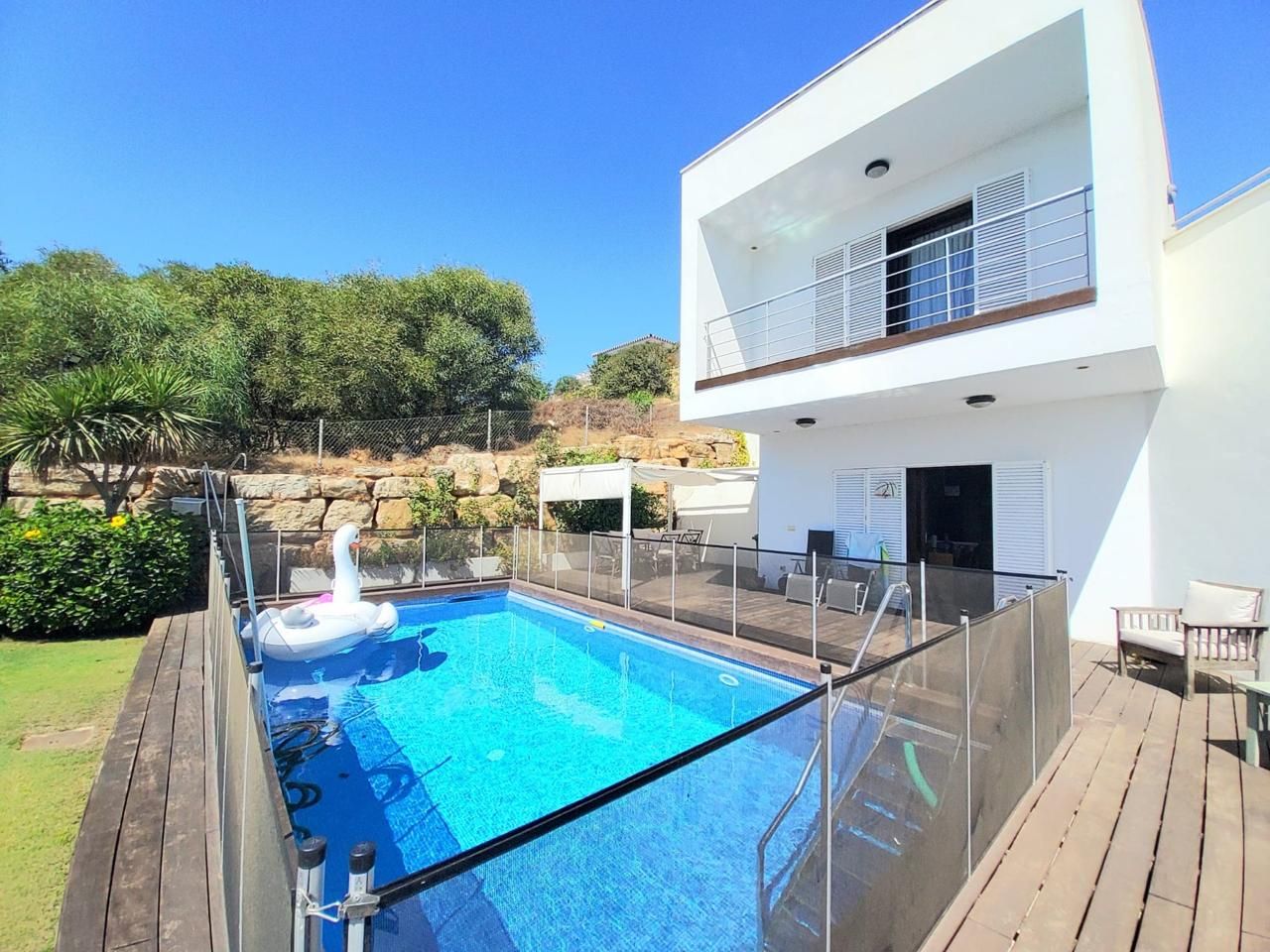 Piscina de Casa o xalet en venda en Sotogrande amb Aire condicionat, Calefacció i Jardí privat