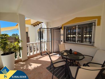Adosado con piscina en venta en Orihuela Costa