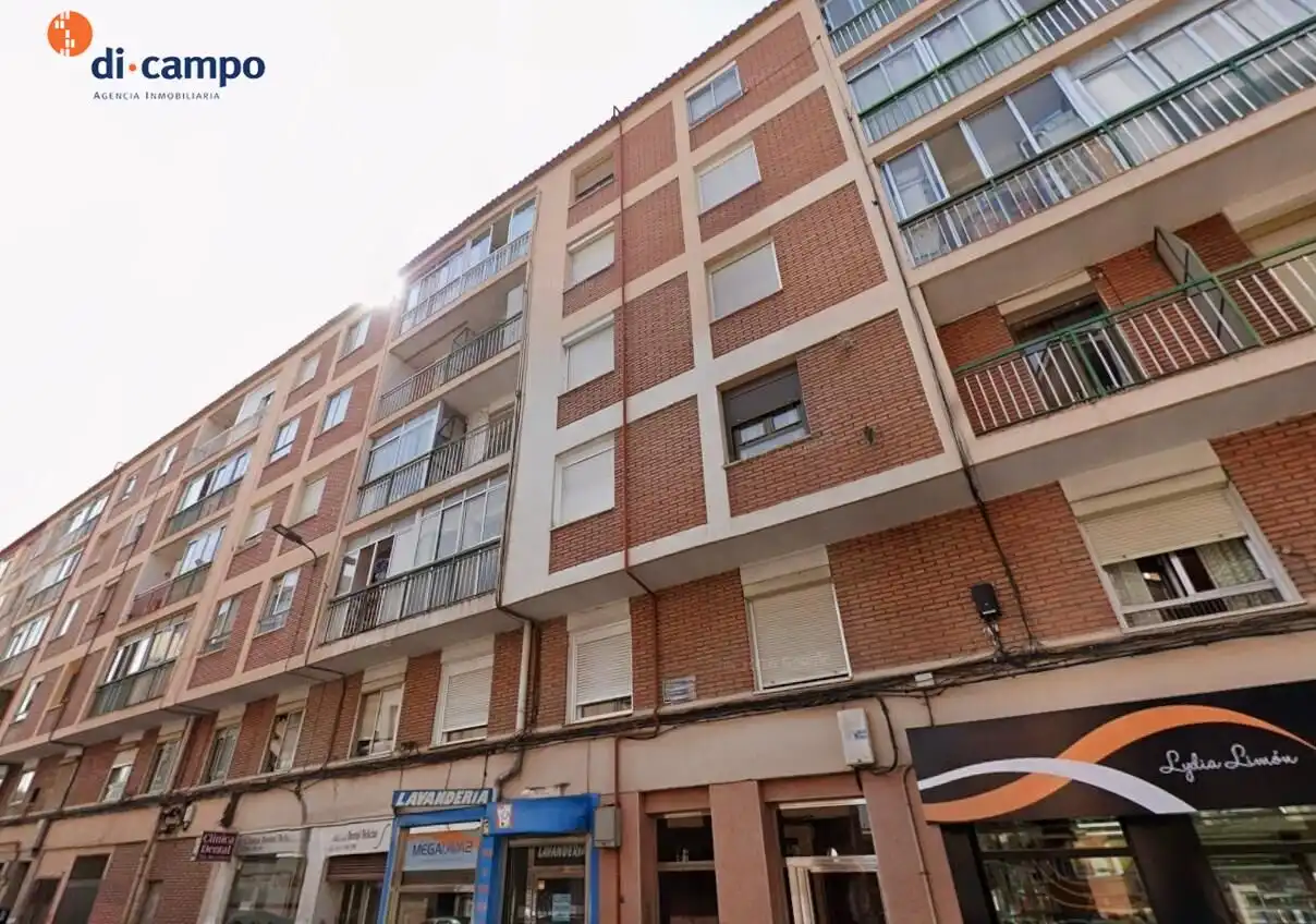Vista exterior de Pis en venda en Valladolid amb Terrassa