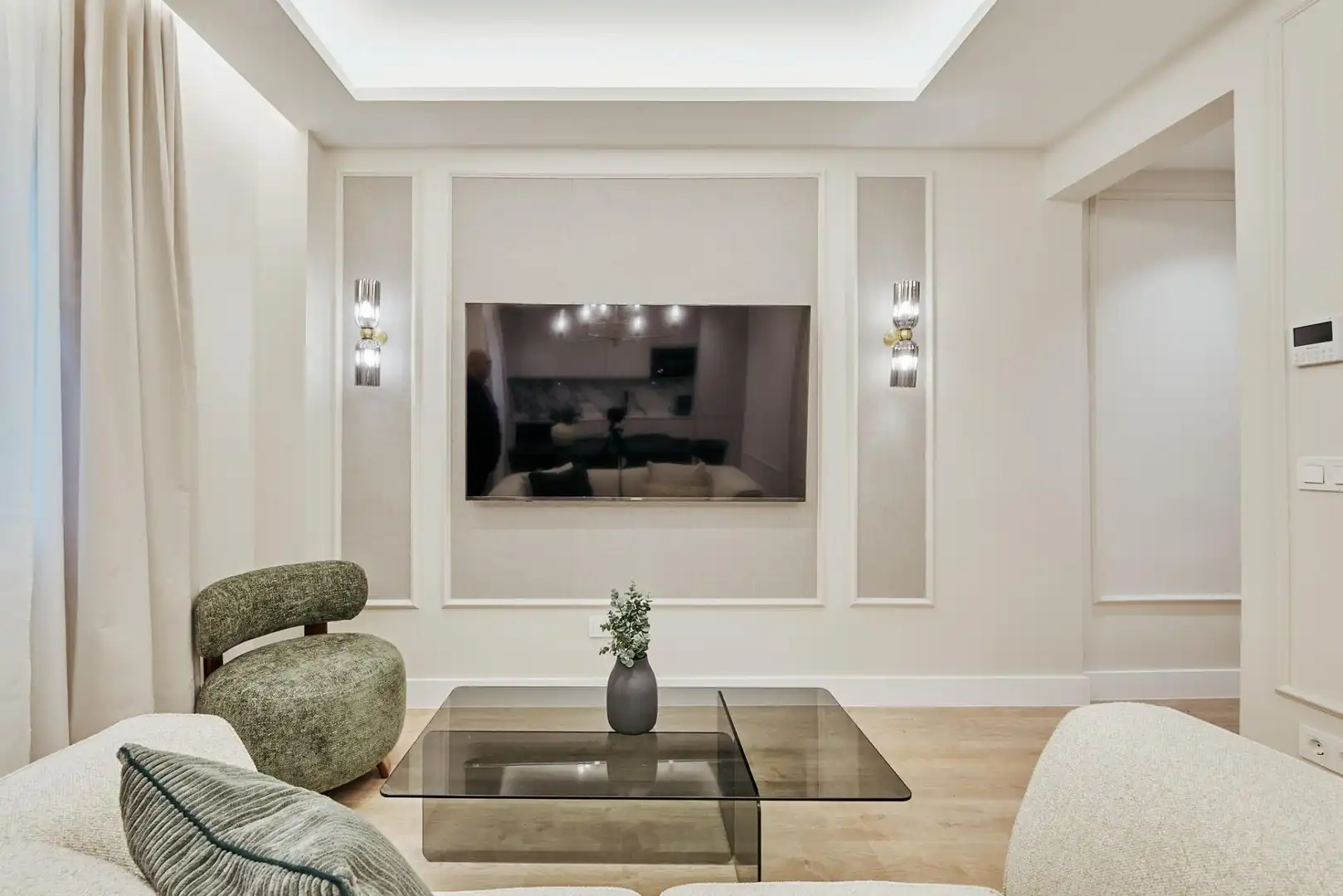Living room of Flat for sale in Madrid  with Air Conditioner, Heating and Furnished