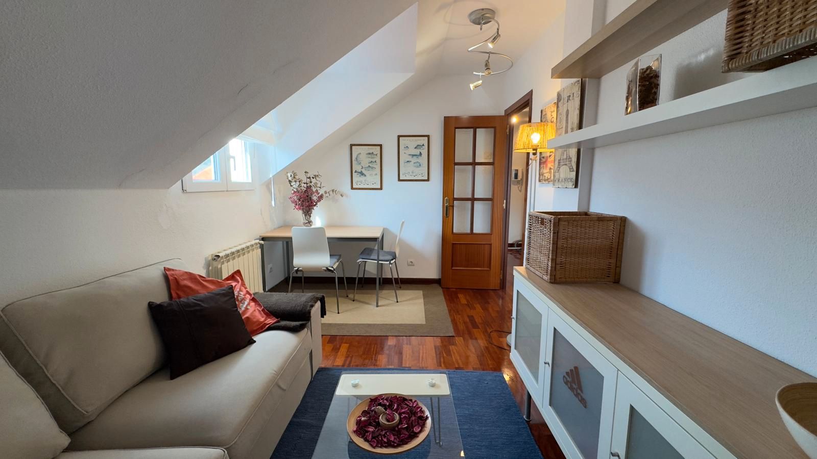 Sala de estar de Ático en venta en Santa María de Cayón con Calefacción y Amueblado