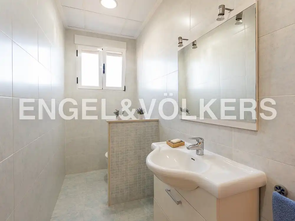 Badezimmer von Haus oder Chalet zum Verkauf in L'Alcora mit Heizung, Parkett und Terrasse