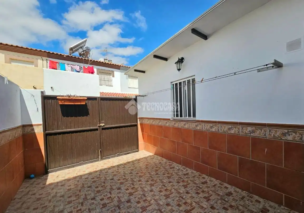 Vista exterior de Casa o chalet en venta en Jerez de la Frontera con Aire acondicionado