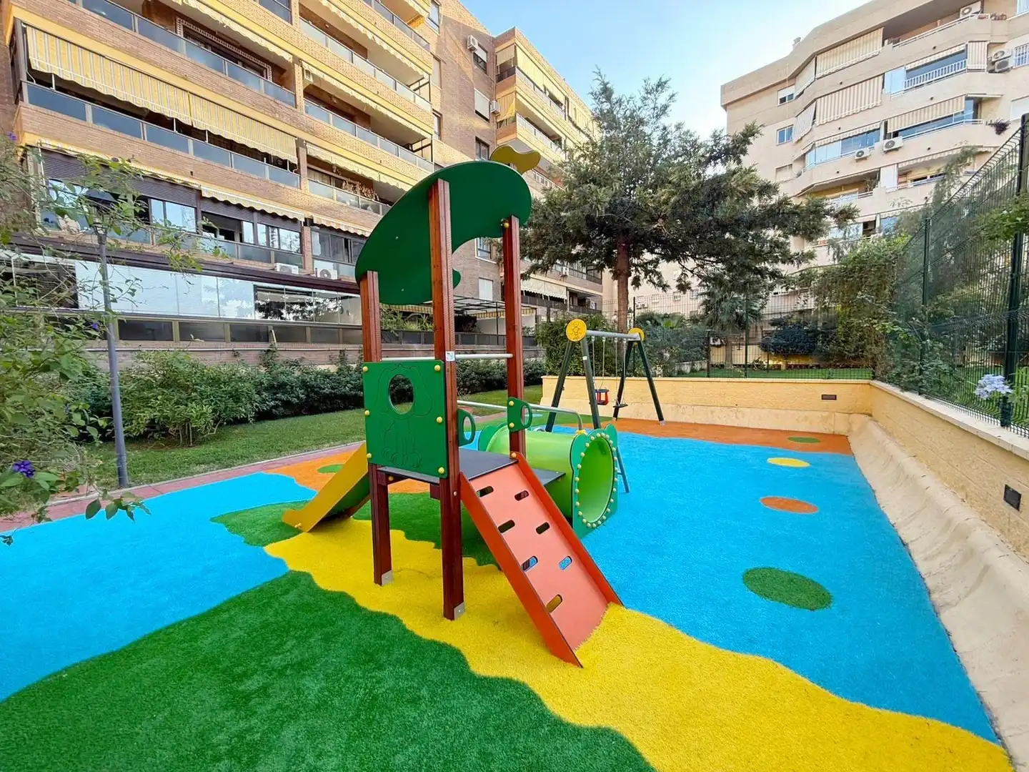 Terrassa de Pis en venda en Málaga amb Aire condicionat, Calefacció i Jardí privat