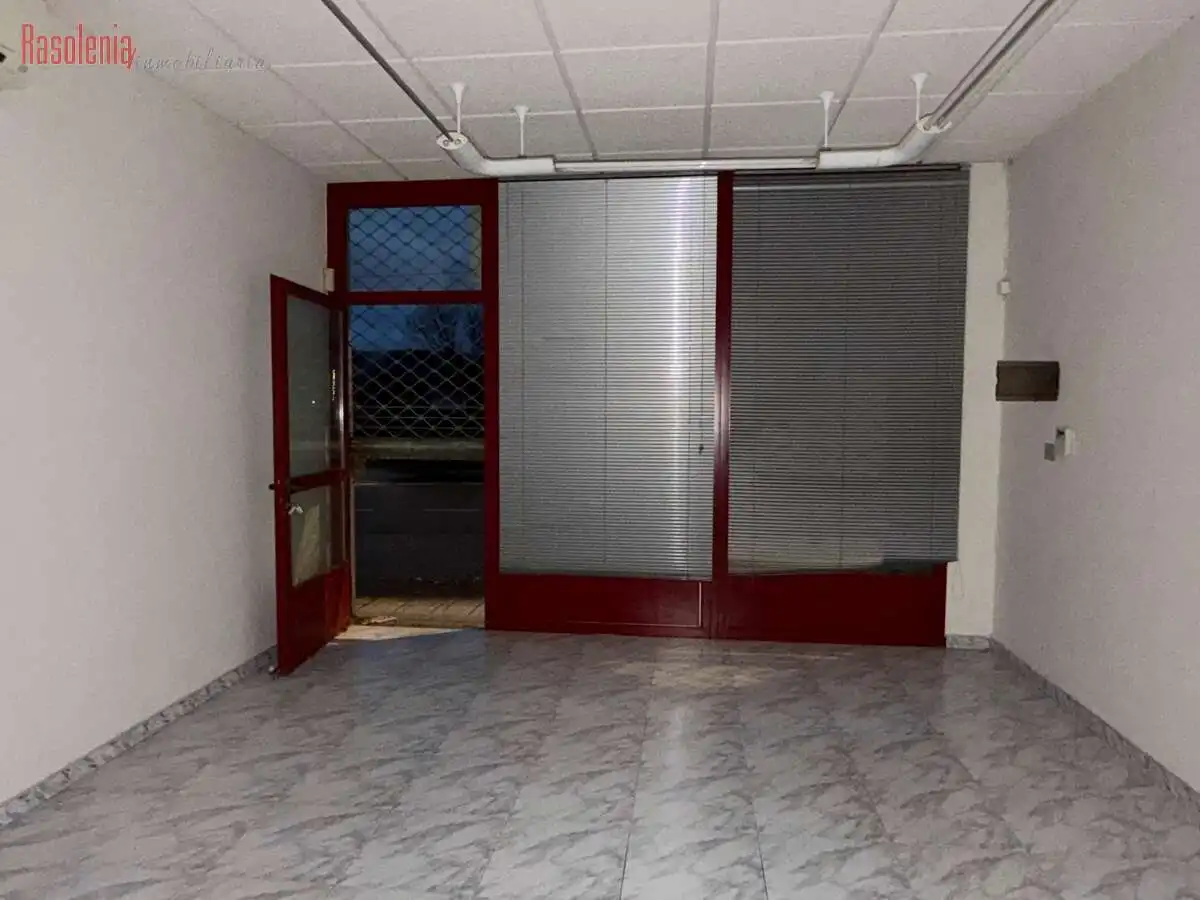 Commercial properties for sale in Bóveda