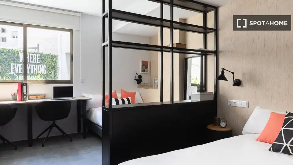 Habitación de Piso de alquiler en Valencia con Aire acondicionado, Calefacción y Amueblado