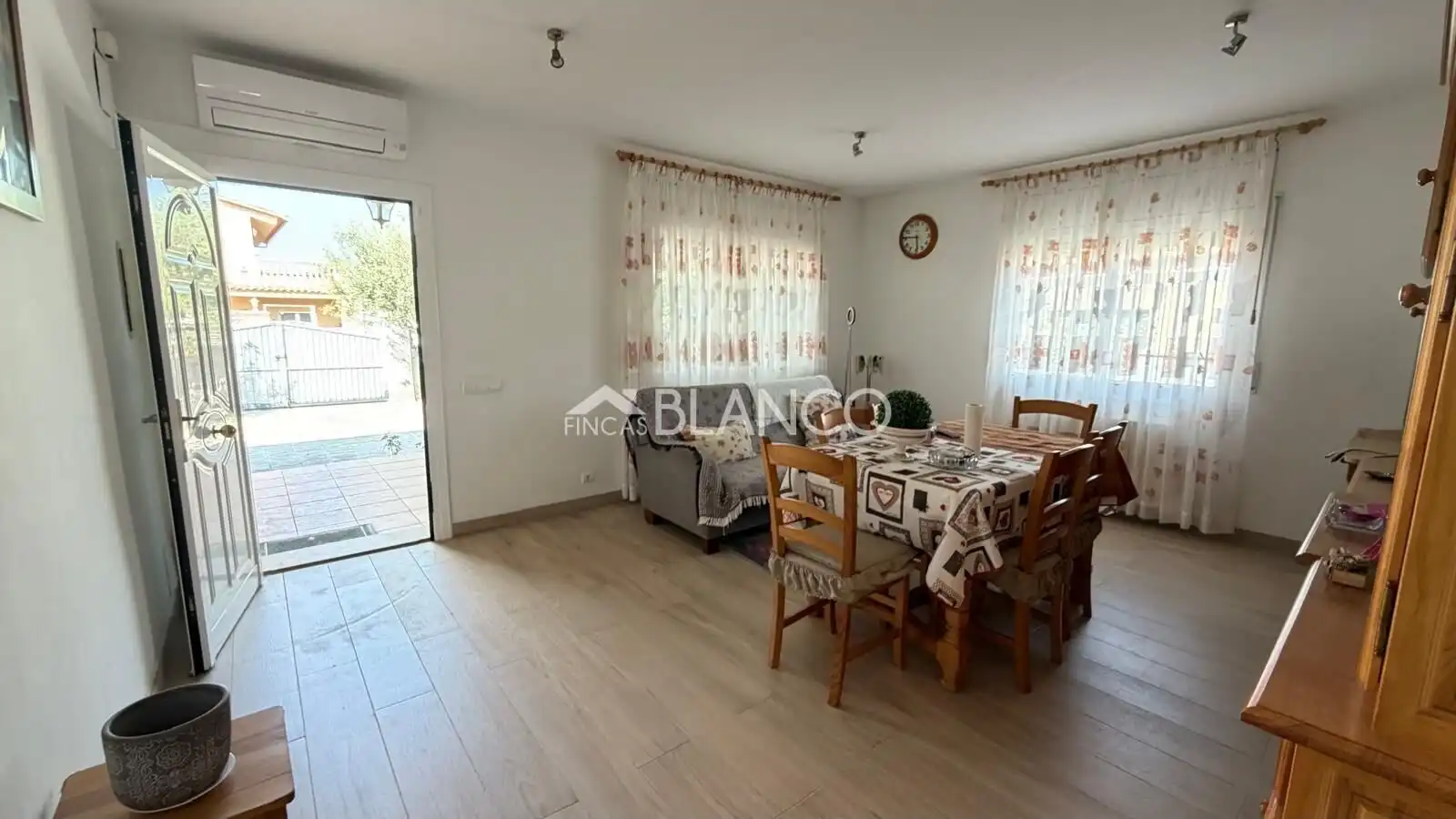 Houses for sale in Piera  with Air Conditioner and Heating