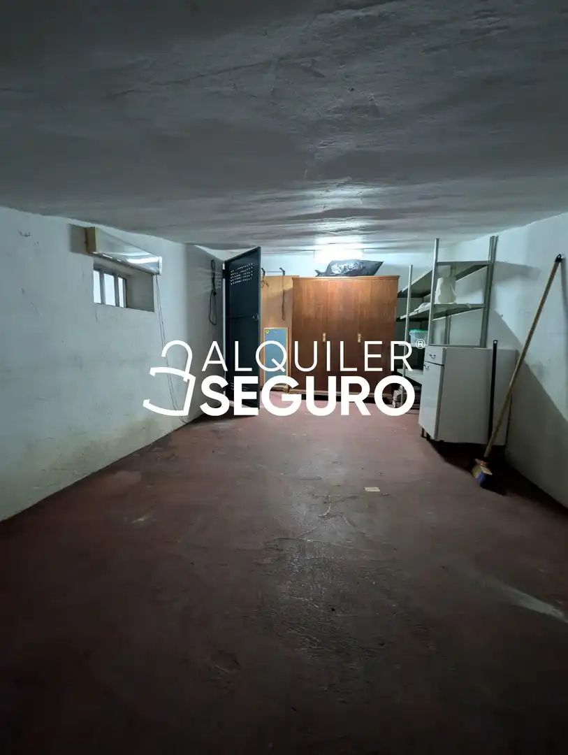 Aparcament de Pis de lloguer en Cuenca amb Calefacció, Terrassa i Traster