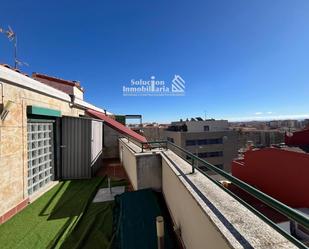 Exterior view of Duplex for sale in Salamanca Capital  with Heating, Terrace and Furnished