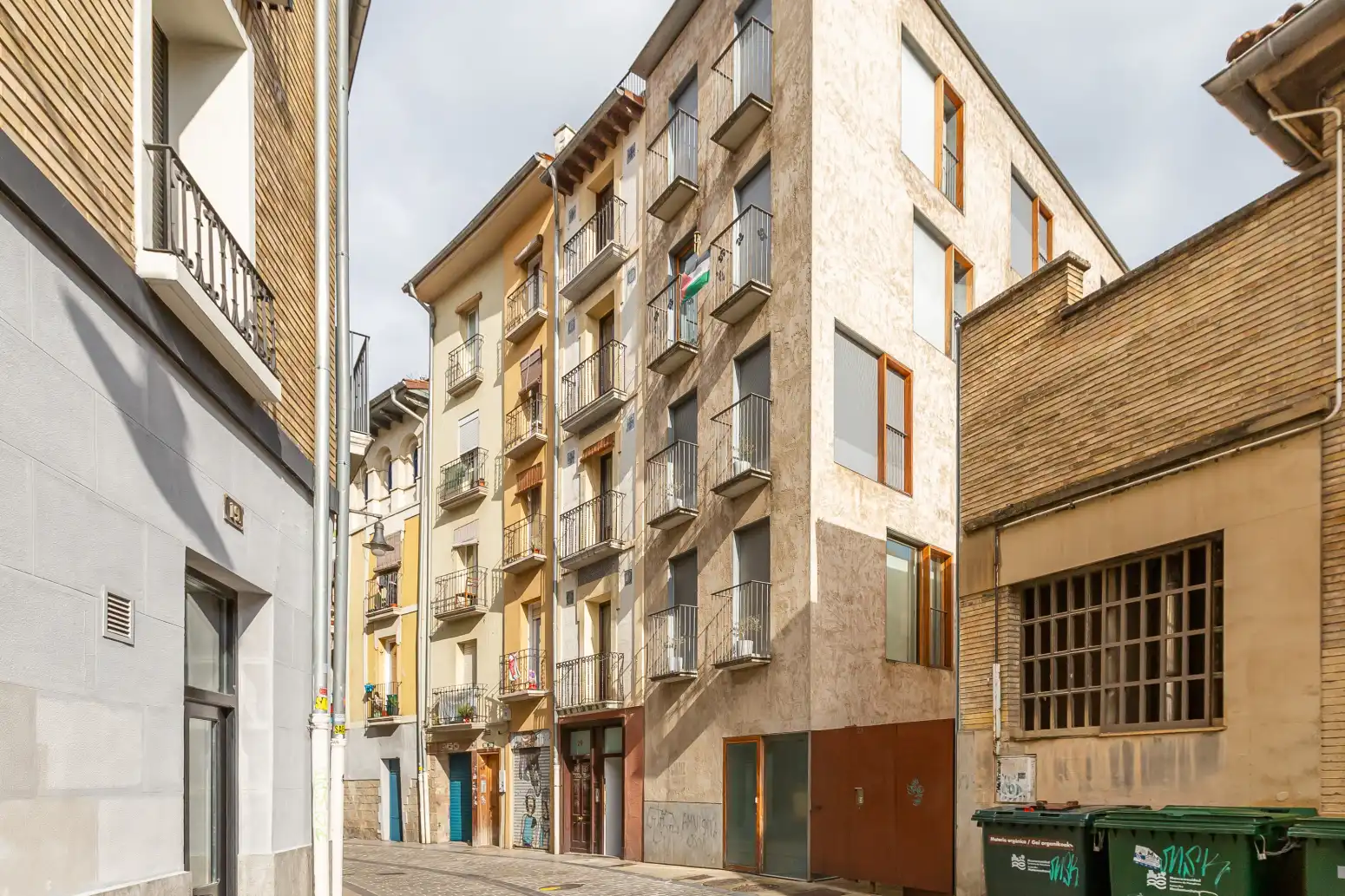 Vista exterior de Local en venda en  Pamplona / Iruña