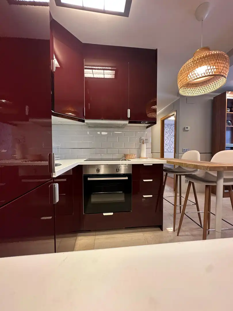 Flat for rent in Oviedo - Calle Tomás Crespo Frígilis, La Ería