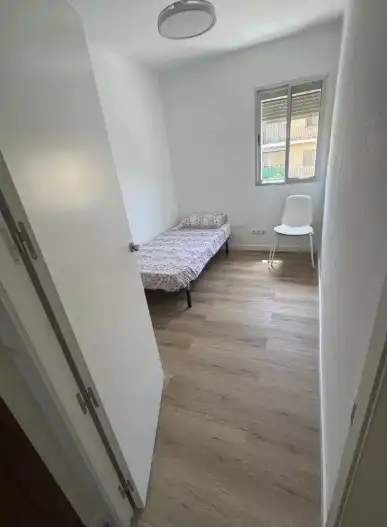Habitación de Piso de alquiler en Manises con Aire acondicionado, Amueblado y Horno