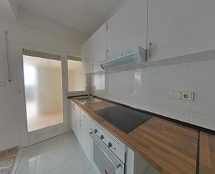 Cuina de Dúplex de lloguer en Torrevieja amb Terrassa i Traster
