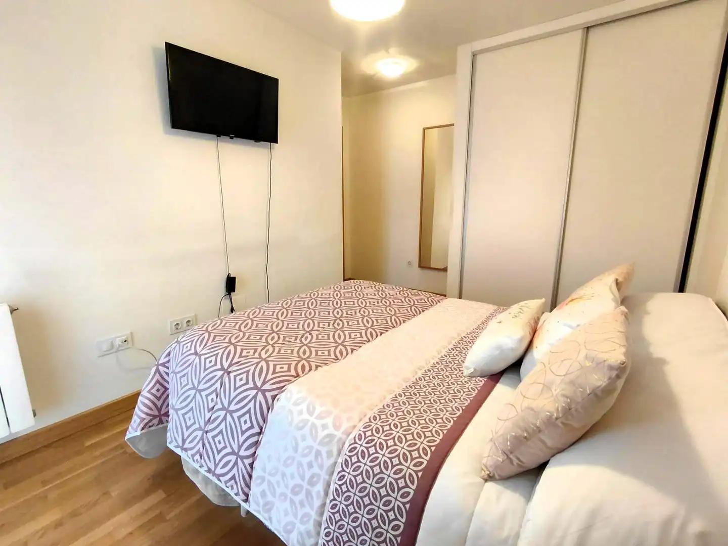 Habitación de Planta baja en venta en El Astillero   con Calefacción, Trastero y Amueblado