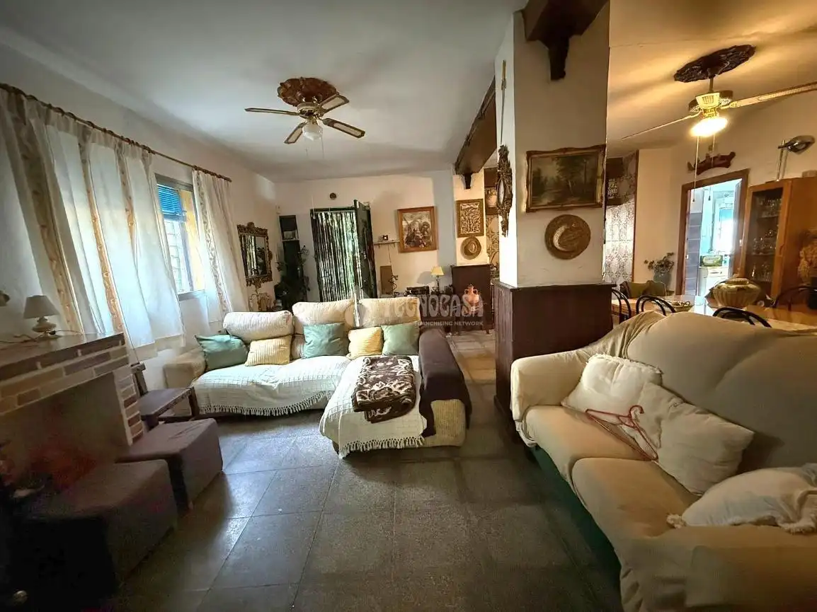 Wohnzimmer von Country house zum Verkauf in Guarromán mit Klimaanlage, Heizung und Schwimmbad