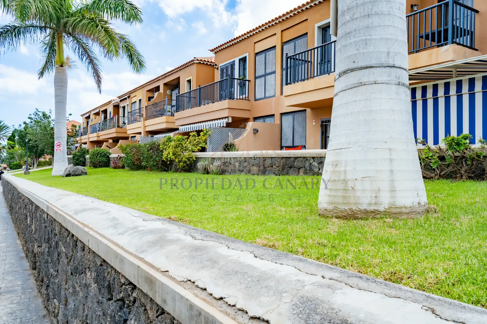 Exterior view of Flat for sale in Arona  with Air Conditioner, Terrace and Furnished