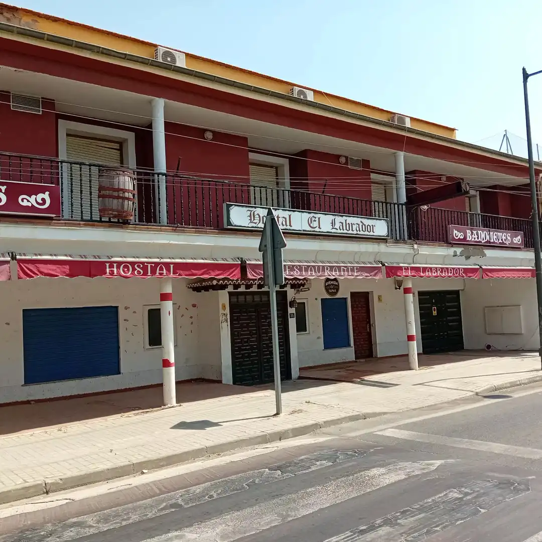 Vista exterior de Edificio en venta en Villaconejos con Alarma